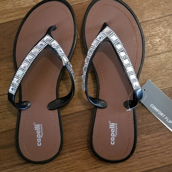 NWT CAPELLI OF NEW YORK BLING SANDALS. - Picture 1 of 4
